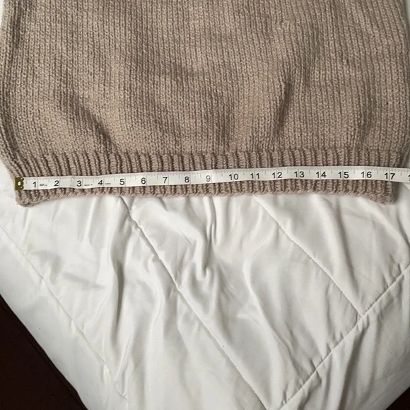 HANDMADE KNIT SWEATER - Picture 4 of 7